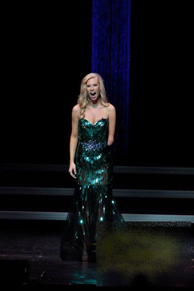 Premieră MONDIALĂ la cel mai mare concurs de Miss din SUA. Cum arată CORPUL câştigătoarei 213015