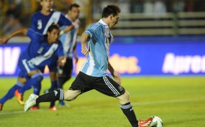 Messi l-a depăşit pe Maradona în topul celor mai buni marcatori ai Argentinei