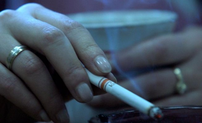 Guvernul român cere Comisiei Europene să nu interzică ţigările slim şi mentolate