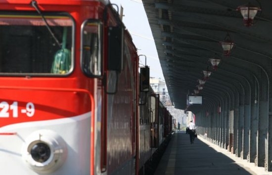 Sindicaliştii cer oprirea privatizării CFR Marfă şi anunţă că vor picheta sediul Ministerului Transporturilor
