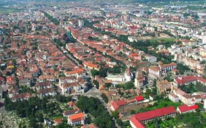 Situaţie incredibilă în Bistriţa! Primăria oraşului a cheltuit aproape 4 milioane de euro pe o clădire care nu poate fi folosită