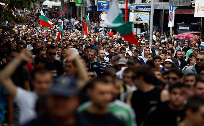 Criza politică din Bulgaria poate arunca ţara în colaps. Scenariul care le dă fiori vecinilor de la sud de Dunăre