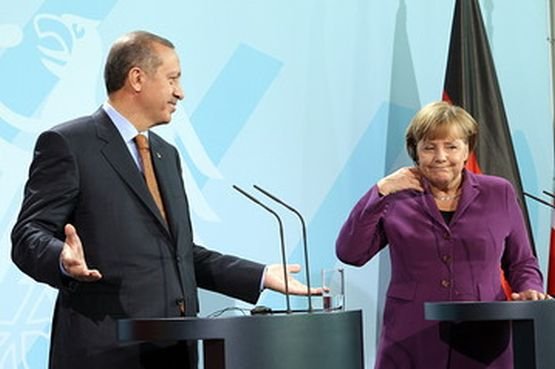 Germania spune NU Turciei. Angela Merkel a blocat negocierile privind aderarea la UE