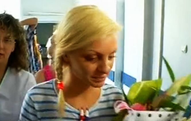 Martoră a abuzului fizic la care a fost supusă Alexandra Stan: A lovit-o cu pumnii în cap, a târât-o şi a aruncat-o pe spaţiul verde 