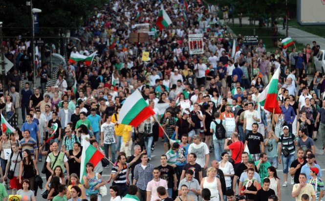 A doua săptămână de proteste în Bulgaria. Mii de manifestanţi cer demisia guvernului