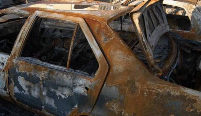 O maşină a ars în totalitate pe Autostrada Soarelui. Accidentul a avut loc la 20 de kilometri de Bucureşti