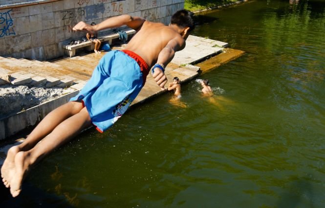 Un copil de 11 ani s-a înecat într-un lac din Cluj