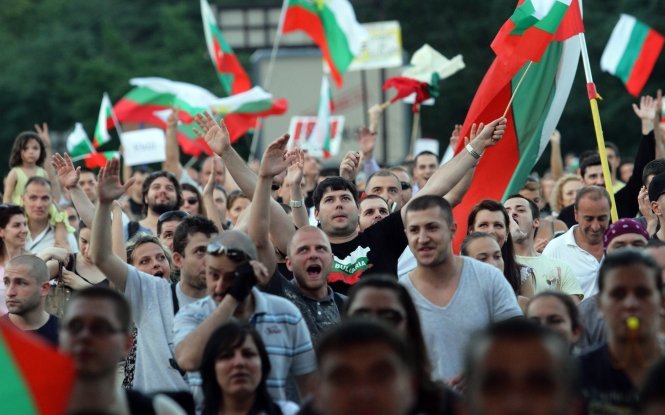 PSE susţine guvernul bulgar aflat sub presiunea protestelor