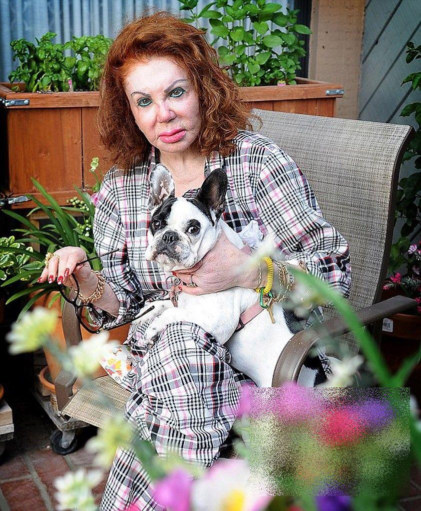 A fost una din cele mai frumoase femei ale Hollywood-ului. Acum arată ca un MONSTRU din cauza operaţiilor estetice 214171