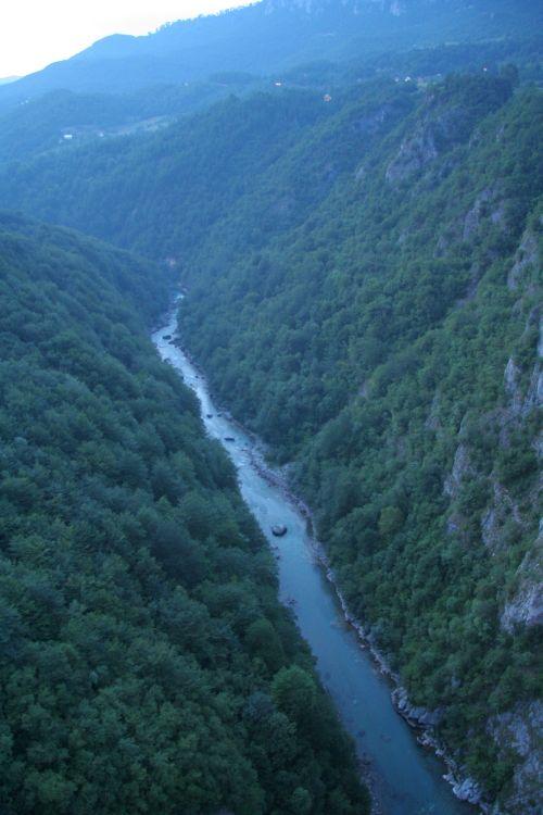 ACCIDENT ÎN MUNTENEGRU. Cum arată un TRASEU MONTAN în ţara în care au murit 18 români 214205