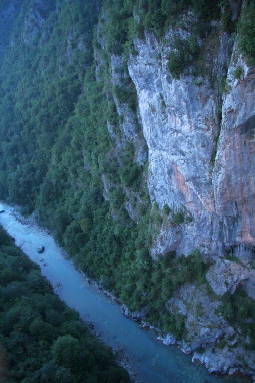 ACCIDENT ÎN MUNTENEGRU. Cum arată un TRASEU MONTAN în ţara în care au murit 18 români 214207