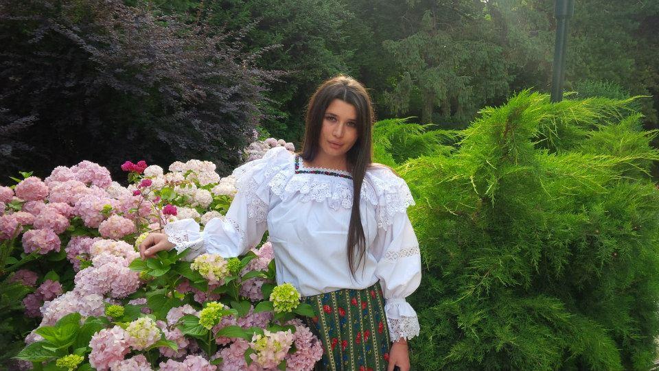 Fotografia pe care Elena Băsescu a postat-o pe internet în urmă cu puţin timp. "Este unul din obiectele vestimentare preferate" 214220