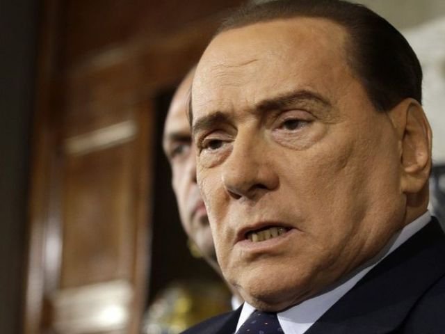 Două românce, care îl susţin pe Silvio Berlusconi, cercetate pentru mărturie falsă în faţa judecătorilor