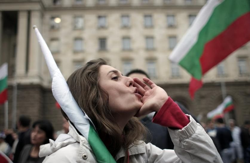 Presa bulgară denunţă încercarea Parlamentului de a-i pune lacăt: &quot;Puterea a cerut presei să limiteze mediatizarea manifestaţiilor&quot;