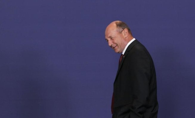 Traian Băsescu: O gaşcă de politicieni s-a hotărât să-şi facă Constituţie. Îi urmăresc cu referendumul