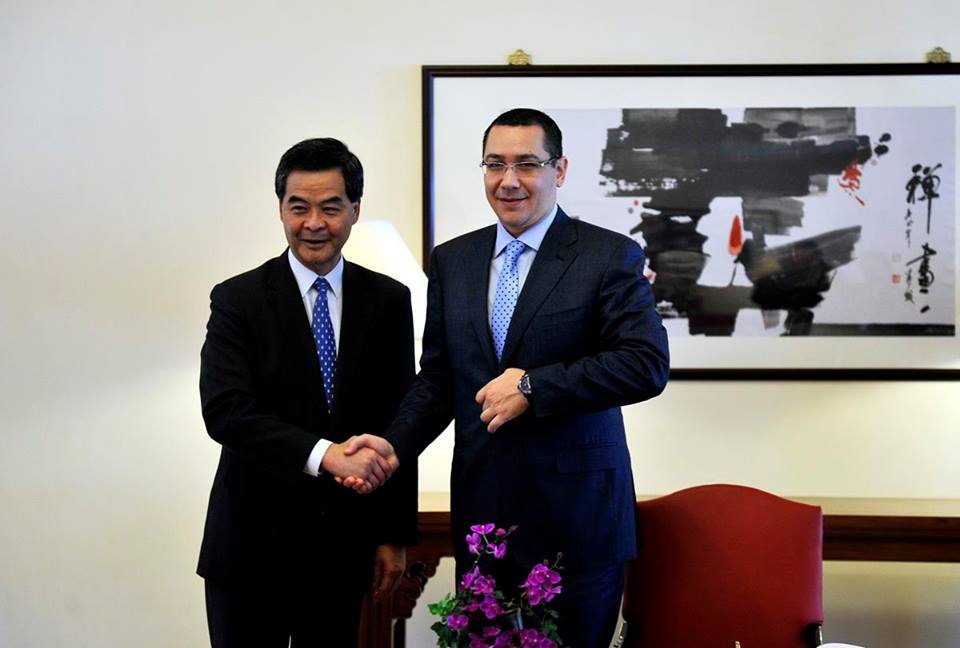 Victor Ponta, în turneu asiatic. Premierul s-a întâlnit deja cu şeful Guvernului de la Hong Kong