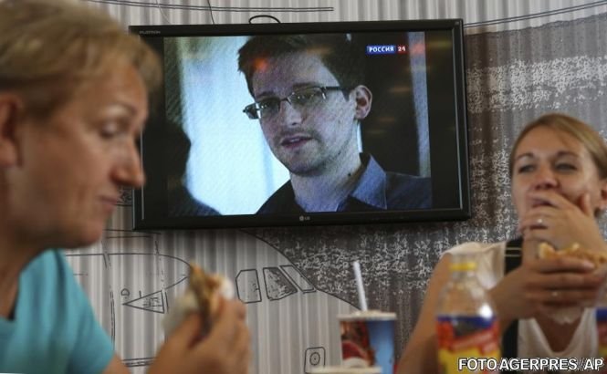 Edward Snowden a cerut azil politic în Rusia 