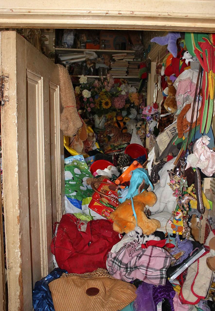 Îşi cumpărase această casă, în vremea boom-ului imobiliar. A ÎNCREMENIT când a deschis uşa locuinţei 215236