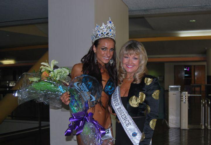 O ROMÂNCĂ are America la picioare. A primit COROANA de Miss Univers 215245