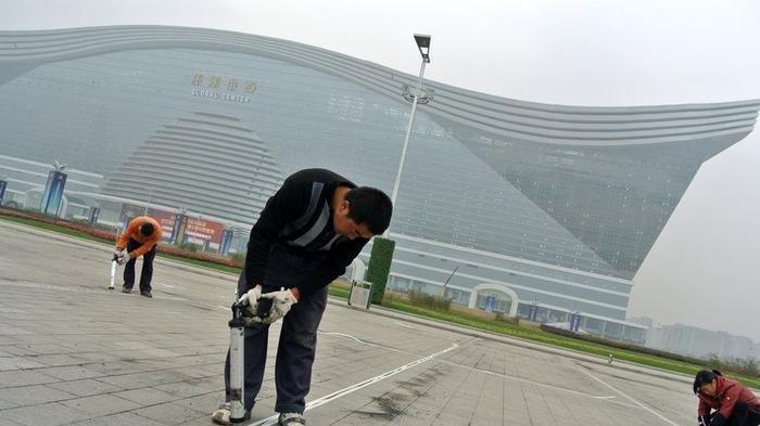 Cea mai MARE clădire din lume. Pentagonul încape în ea de TREI ori. "E atât de mare, încât i-am făcut un SOARE propriu" 215424