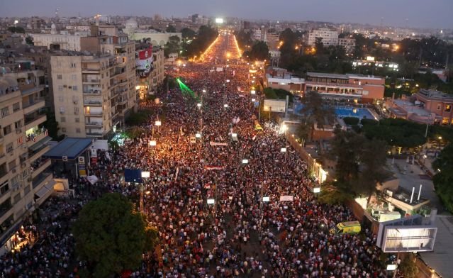Cele mai ample proteste din istoria Egiptului. Ministrul egiptean de Externe a demisionat. Obama, îngrijorat de criza politică din Egipt