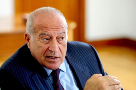 Dan Voiculescu: Interesul domnului Băsescu pentru agricultură nu prevesteşte nimic bun