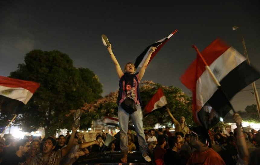 Egiptul dă în clocot: Cel puţin 16 morţi într-un atac asupra unei reuniuni a susţinătorilor lui Morsi