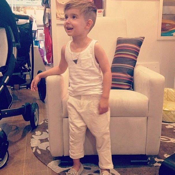 Va frânge muuuulte inimi când va creşte puţin mai mare. Este cel mai CĂUTAT model, care prezintă haine pentru copii 215580