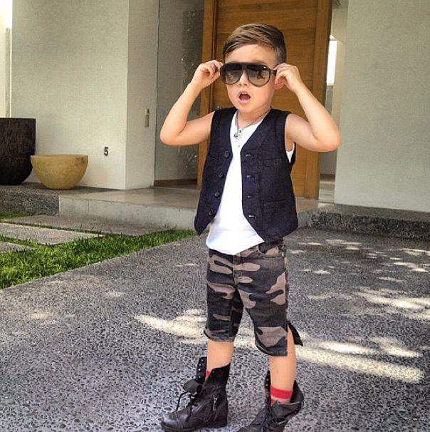 Va frânge muuuulte inimi când va creşte puţin mai mare. Este cel mai CĂUTAT model, care prezintă haine pentru copii 215583