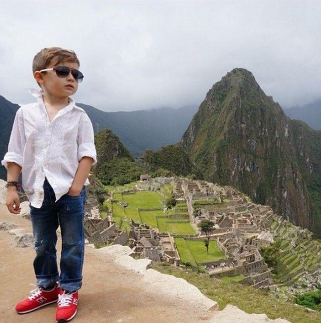 Va frânge muuuulte inimi când va creşte puţin mai mare. Este cel mai CĂUTAT model, care prezintă haine pentru copii 215592