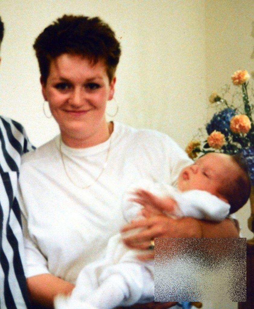 Aşa arată femeia care nu regretă nimic în viaţă. Părinţii ei nu o mai recunosc dacă o văd pe stradă 215741