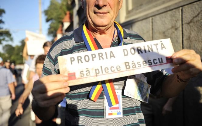 Traian Băsescu trebuia demis la referendum. Potrivit INS, cvorumul a fost atins
