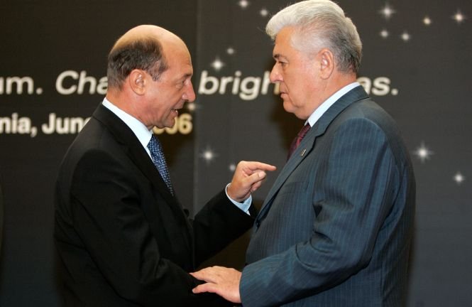 Voronin: &quot;Cine l-a invitat pe Băsescu să vină şi cu ce scop? Nu văd niciun sens ca această persoană, încă nu se ştie dacă e trează sau beată, să vină la noi&quot;