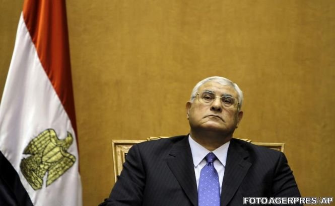 Preşedintele interimar al Egiptului a dizolvat parlamentul