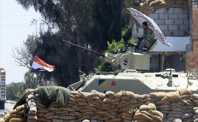 Stare de urgenţă în Sinai şi Suez. Militanţii islamişti au luat cu asalt regiunea
