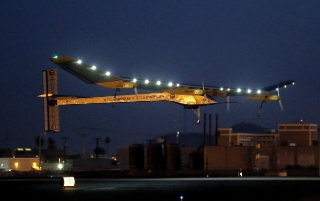 Avionul Solar Impulse şi-a încheiat călătoria pe teritoriul SUA