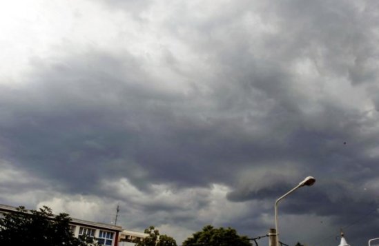 Cod galben de furtună în Bucureşti şi Ilfov