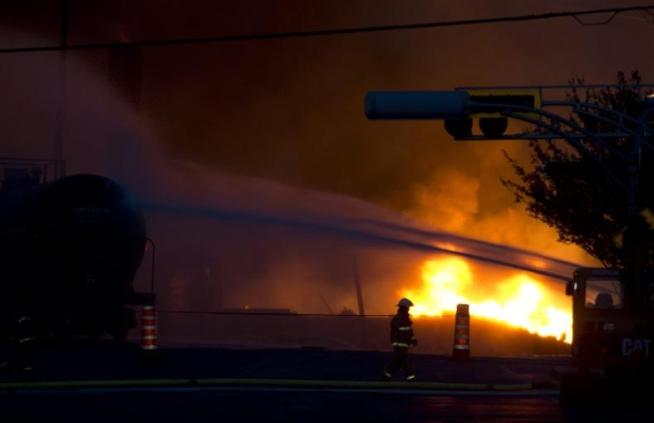 UPDATE: Cinci morţi şi 40 de dispăruţi în urma deraierii unui tren de marfă în Quebec