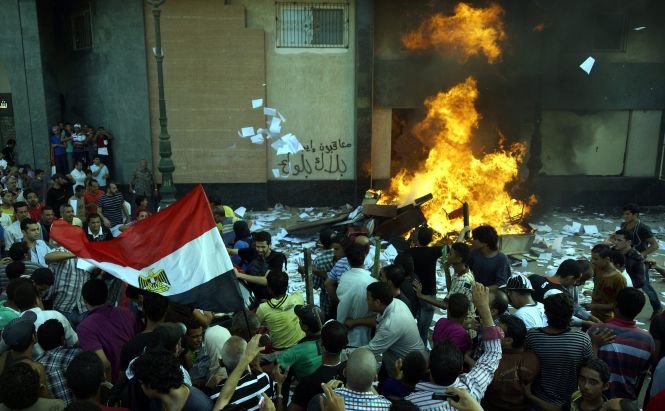 Cel puţin 51 de manifestanţi au fost ucişi în violenţele din Egipt