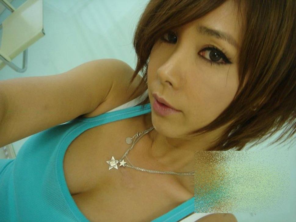 99,9% din cei care văd această poză nu răspund corect la întrebare. Câţi ani credeţi că are fata din imagine? 216433