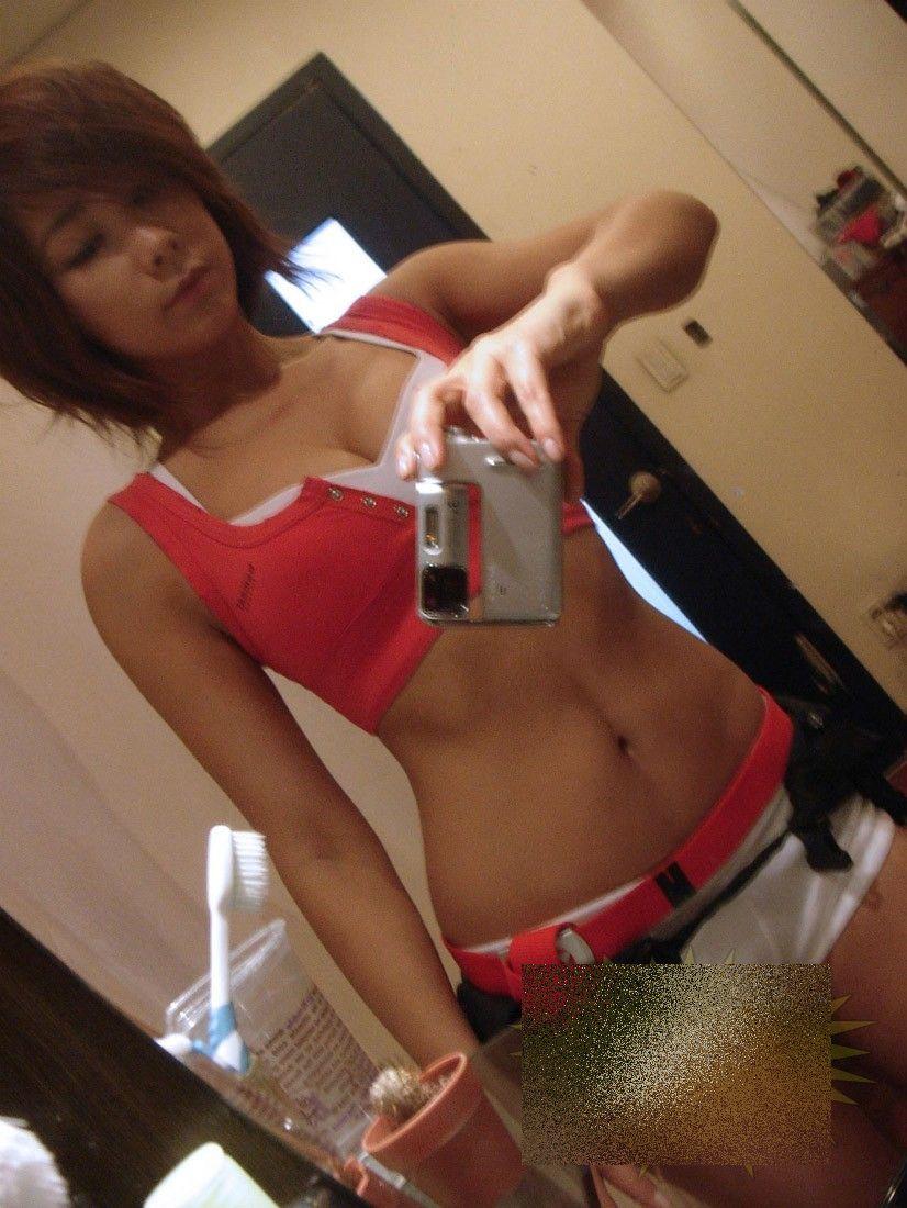 99,9% din cei care văd această poză nu răspund corect la întrebare. Câţi ani credeţi că are fata din imagine? 216435