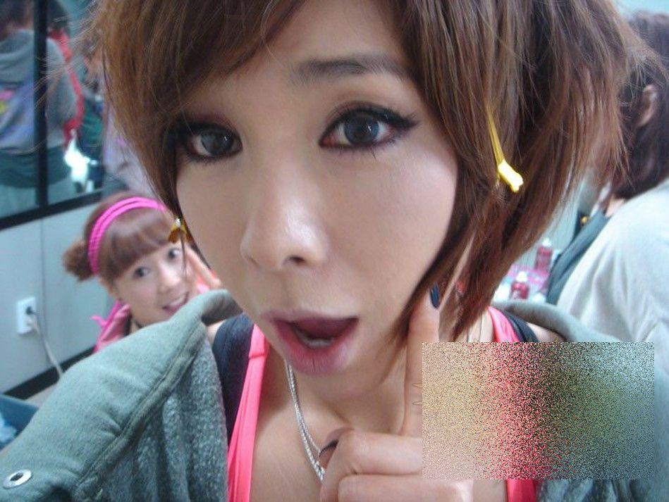 99,9% din cei care văd această poză nu răspund corect la întrebare. Câţi ani credeţi că are fata din imagine? 216437