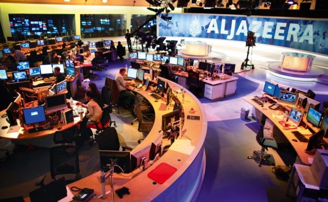 Mai mulţi colaboratori ai postului de televiziune Al-Jazeera din Egipt au demisionat