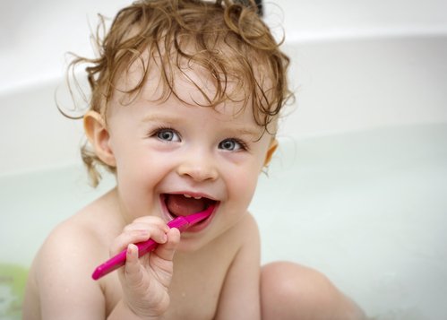 Ela Crăciun vă oferă sfaturi utile pentru igiena orală a copiilor 