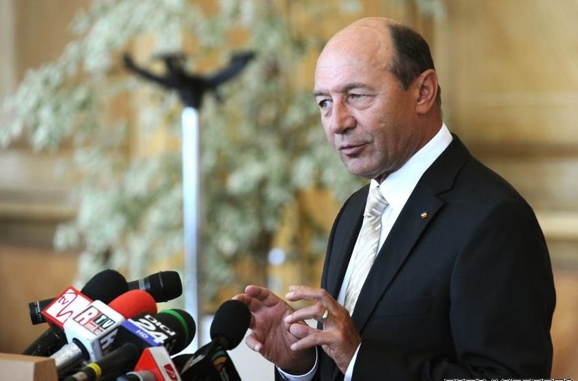 Băsescu a semnat revocarea lui Fenechiu şi numirea lui Ponta ca interimar la Transporturi