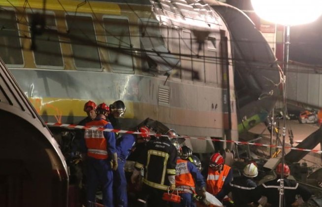 Cel puţin şase morţi şi 30 de răniţi în urma accidentului feroviar din Franţa