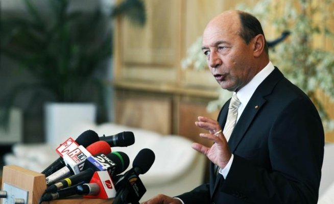 Traian Băsescu transmite un mesaj de condoleanţe omologului francez, în urma accidentului feroviar de vineri