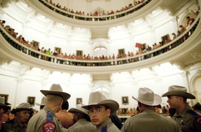Texas adoptă una din cele mai restrictive legi privind avortul
