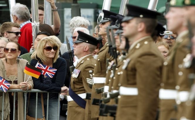 BBC: Numărul militarilor britanici morţi în Afganistan, mai mic decât al celor care s-au sinucis