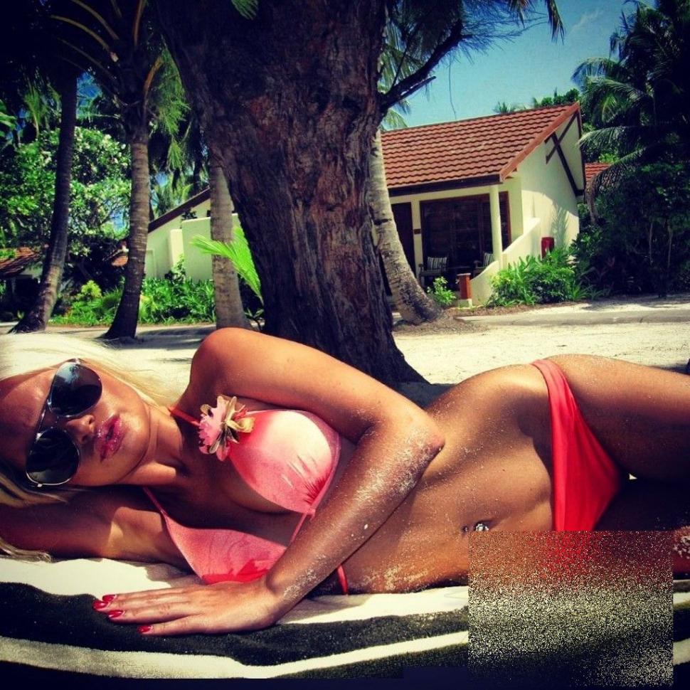 Are un corp perfect, dar dacă îi vezi faţa o să ai coşmaruri. "Şi-a bătut joc de chipul ei, iar acum plăteşte pentru asta" 217405